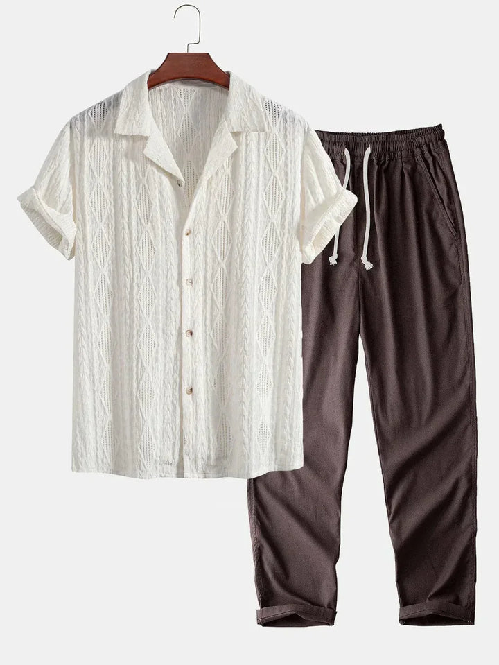 "Ensemble chemise et pantalon en lin pour femmes, vue de face, élégant et décontracté, tissu léger pour l'été."