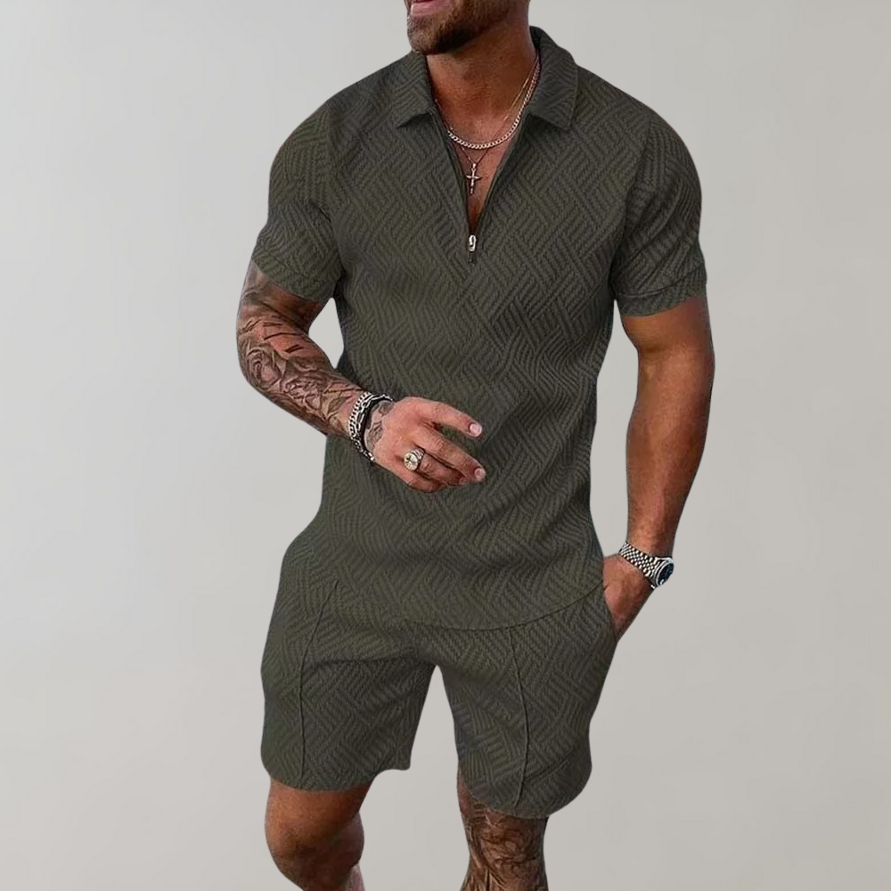 Ensemble d'été pour hommes: polo moderne bleu marine avec un short assorti, idéal pour un look chic et frais.