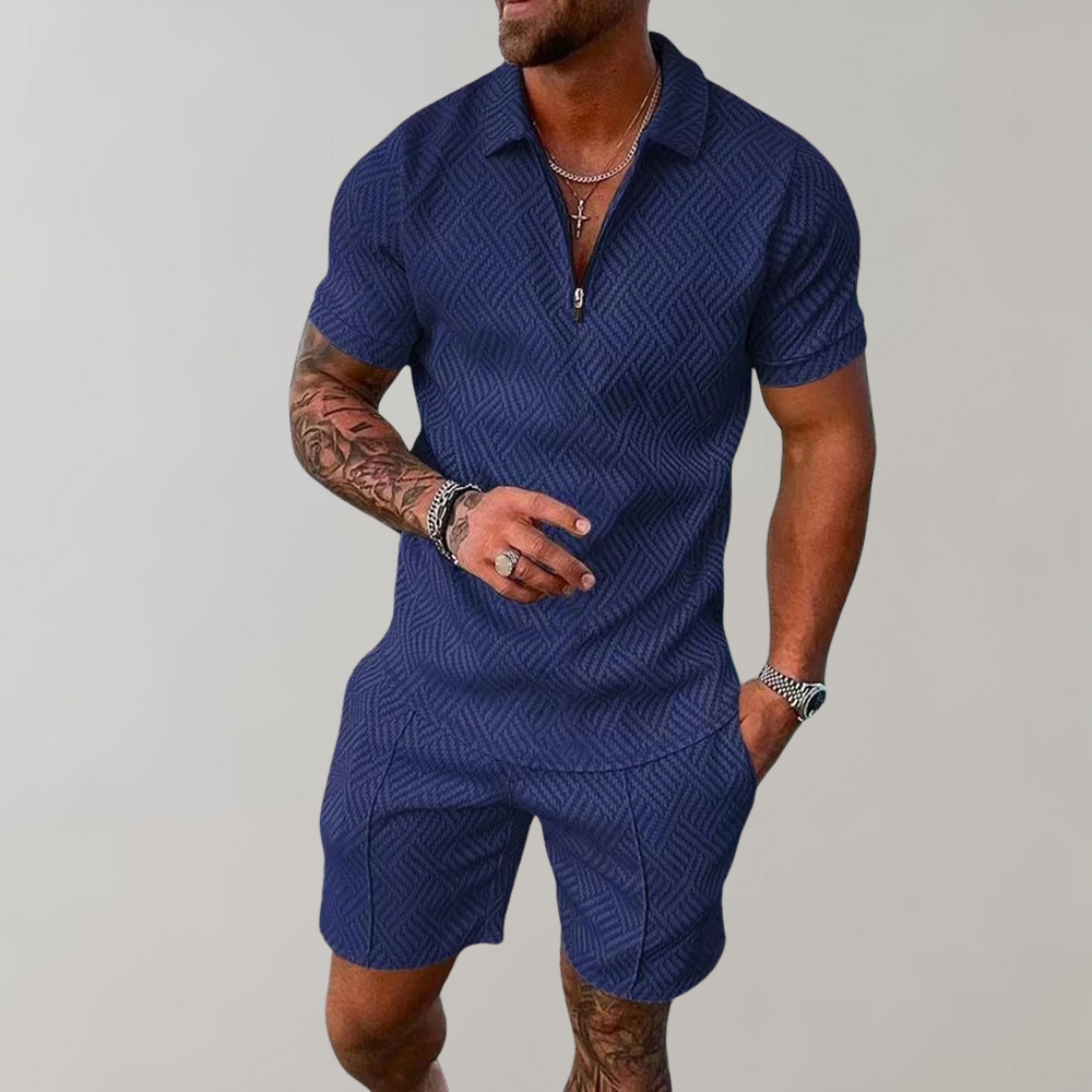 Ensemble d'été pour hommes: polo moderne bleu marine avec un short assorti, idéal pour un look chic et frais.