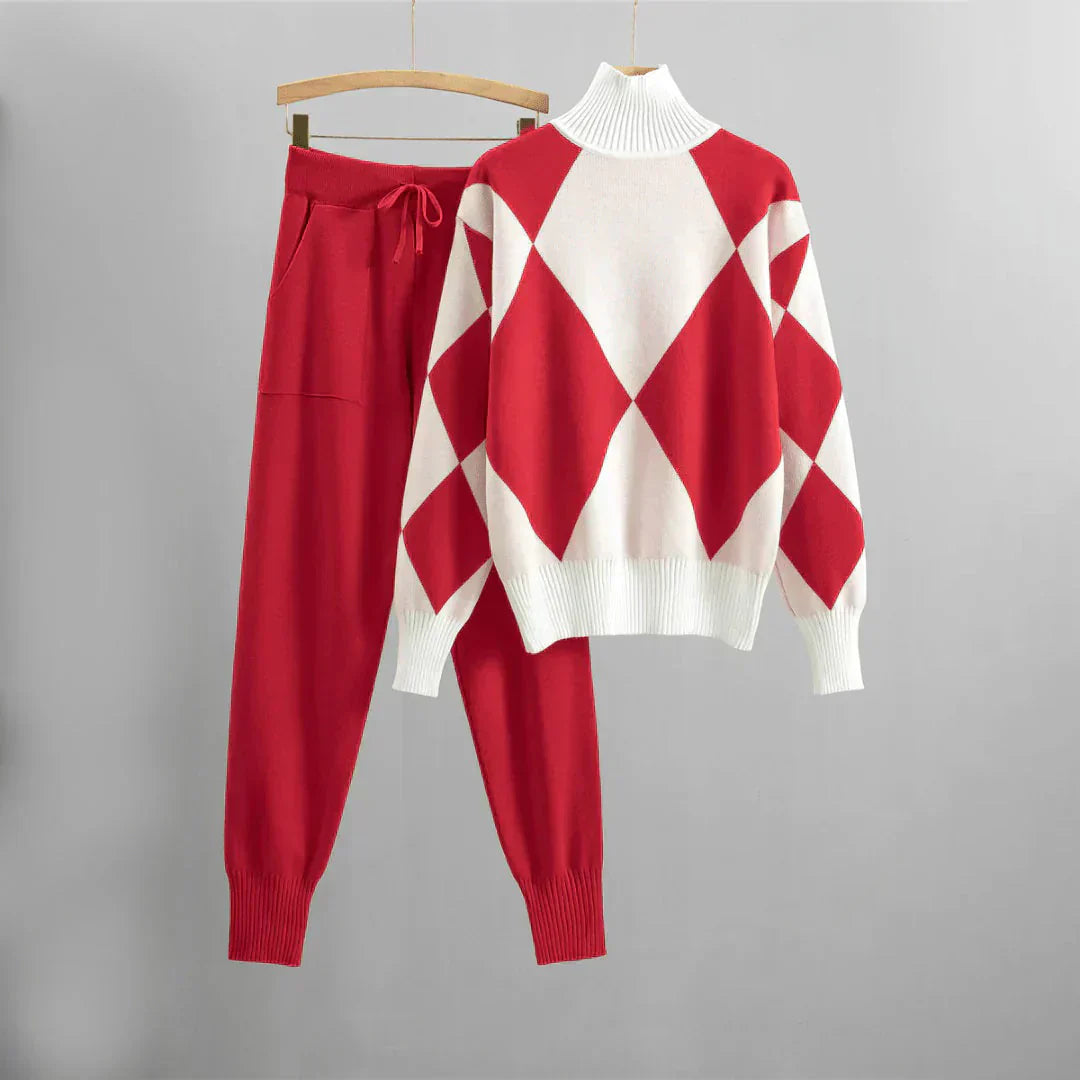 Ensemble deux pièces femme en polyester doux, sweat à manches longues rouge et pantalon taille haute pour confort optimal.