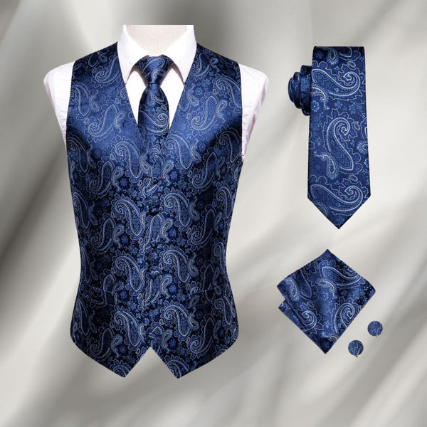 "Ensemble élégant pour homme avec gilet noir, cravate et pochette, idéal pour cérémonies formelles."