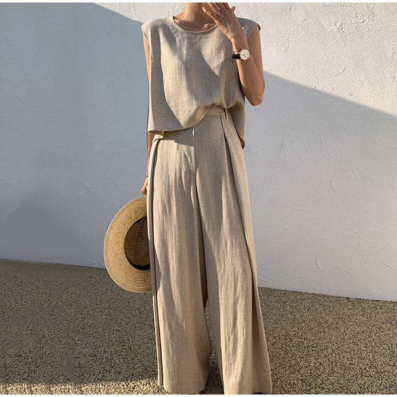 "Ensemble en lin estival femme, pantalon ample et haut col rond, beige, noir, bleu, élégance décontractée."
