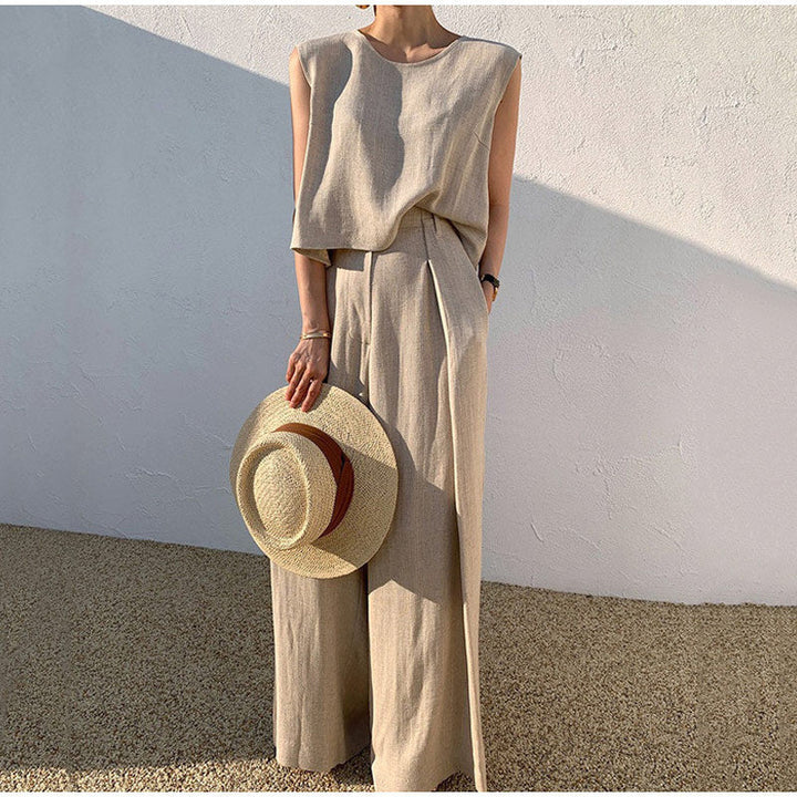 "Ensemble en lin estival femme, pantalon ample et haut col rond, beige, noir, bleu, élégance décontractée."