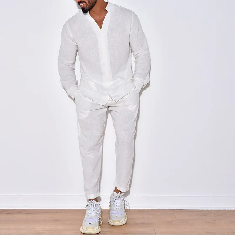 Ensemble en lin pour homme, chemise manches courtes et short assorti, style élégant et confortable pour l'été.