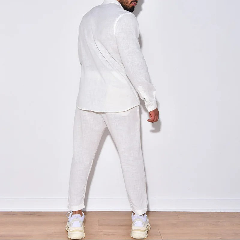 Ensemble en lin pour homme, chemise manches courtes et short assorti, style élégant et confortable pour l'été.