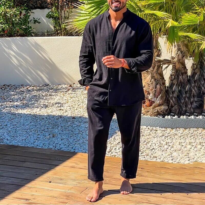 Ensemble en lin pour homme, chemise manches courtes et short assorti, style élégant et confortable pour l'été.