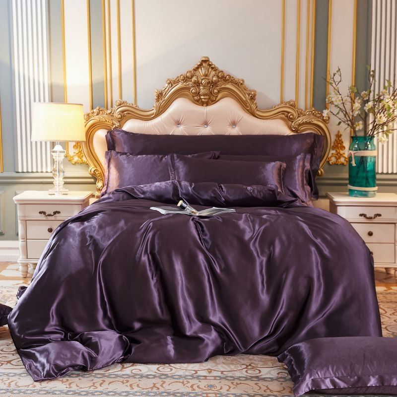 Ensemble literie SatinLuxe luxe, soie satin, blanc pur, bordeaux, élégant, chambre, confort, apaisant, décoration maison.
