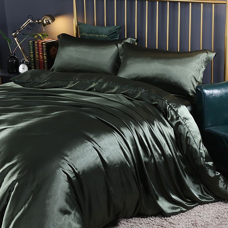 Ensemble literie SatinLuxe luxe, soie satin, blanc pur, bordeaux, élégant, chambre, confort, apaisant, décoration maison.