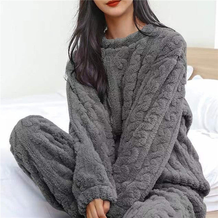 "Ensemble pyjama femme polaire épaisse, deux pièces, couleur bleu uni, douceur et chaleur pour nuits d'hiver."