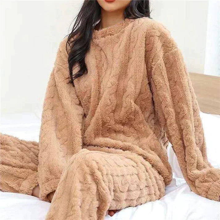 "Ensemble pyjama femme polaire épaisse, deux pièces, couleur bleu uni, douceur et chaleur pour nuits d'hiver."