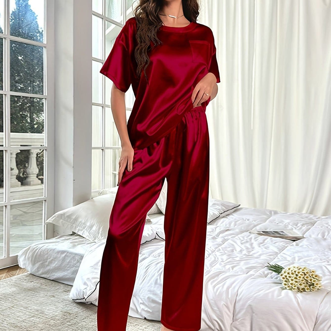 "Ensemble pyjama satin luxueux, couleur rose pastel, style décontracté, ultra-doux, élégant, pantalons larges."