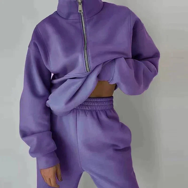"Ensemble survêtement femme ELSIE, style chic et confortable, tissu stretch, blanc, taille haute, décontracté pour sport."