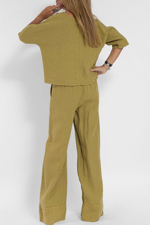"Ensemble tailleur femme coton-lin, haut court chic et pantalon large taille haute, élégant et confortable."