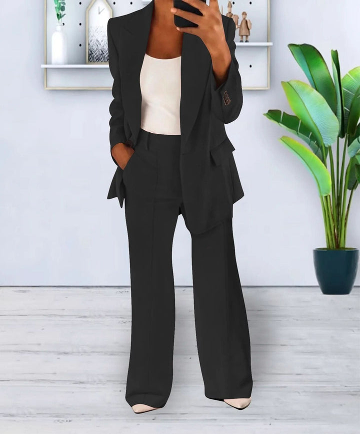 "Ensemble Tailleur Pantalon Femme Beige, coupe ajustée, lin léger, blazer oversize, pantalon ample pour élégance polyvalente.