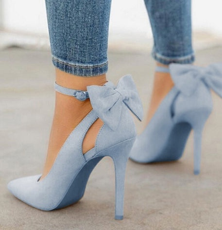 "Escarpins femme à bout pointu avec nœud élégant, talons aiguilles élancés, parfaits pour mariages et soirées élégantes."