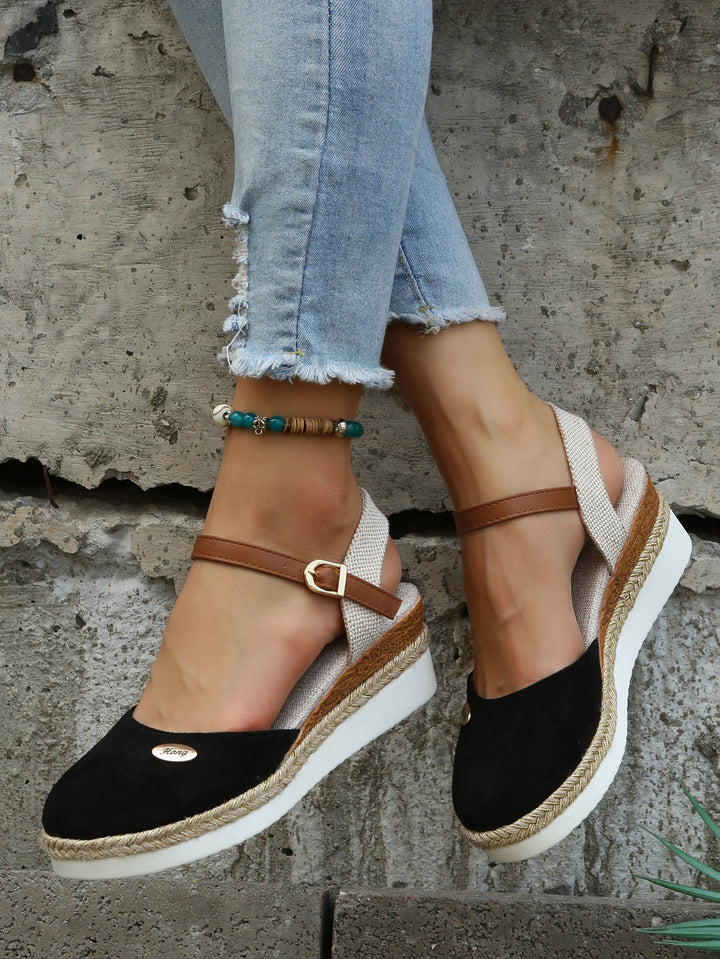 "Espadrilles orthopédiques élégantes pour femmes avec semelle antidérapante et design chic"