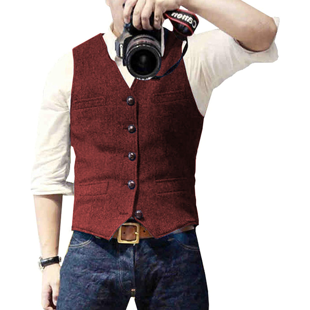 "Gilet de loisirs homme bleu ciel, élégant et confortable, en matière durable, parfait pour un look décontracté et stylé."