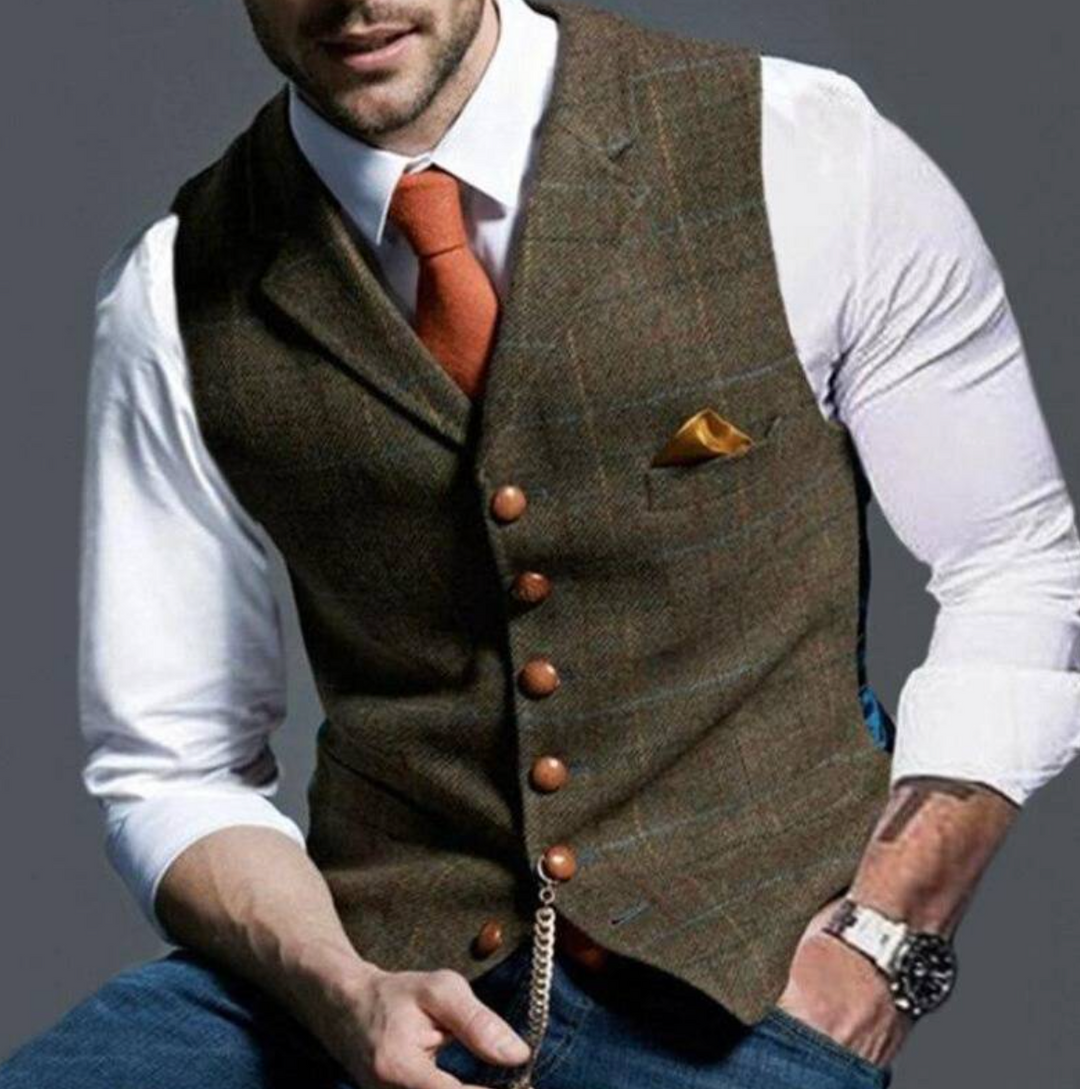 "Gilet élégant pour hommes, coton léger, col montant, coupe épurée, style raffiné idéal toutes occasions."
