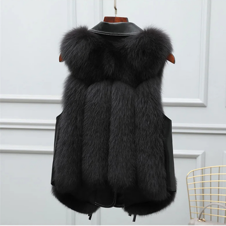 "Gilet femme fausse fourrure col oversize, look élégant et ajustable, idéal pour superposition et confort automnal."