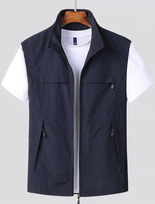 "Gilet homme léger à séchage rapide, manches courtes, tissu respirant, idéal pour activités extérieures, coloris variés."