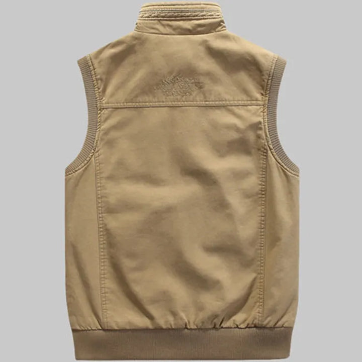 "Gilet vintage homme rétro avec poches pratiques, design classique élégant, multiples compartiments et confort supérieur."