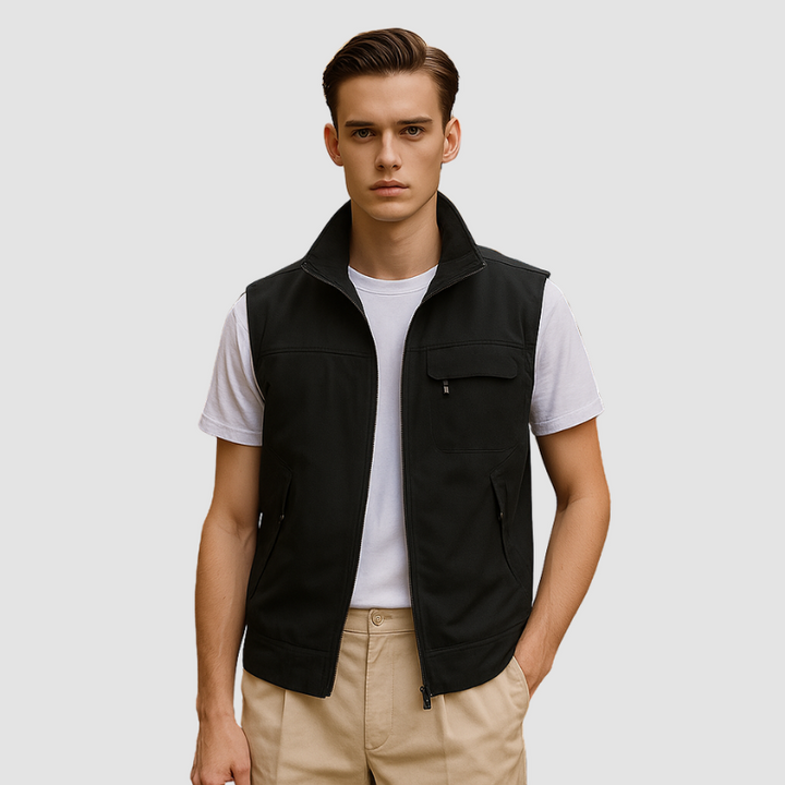 "Gilet zippé homme léger et respirant, gris, protection UV, parfait pour l'été, avec fermeture éclair pour style polyvalent."