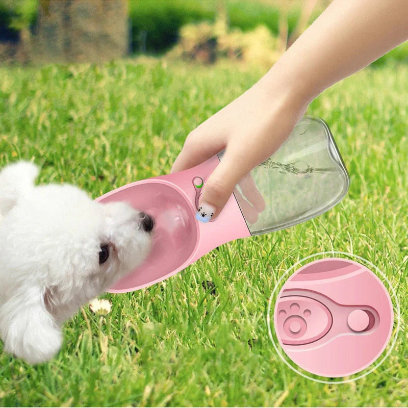 "Gourde portable étanche pour chien avec bol intégré, élégante et compacte pour hydratation facile en déplacement."