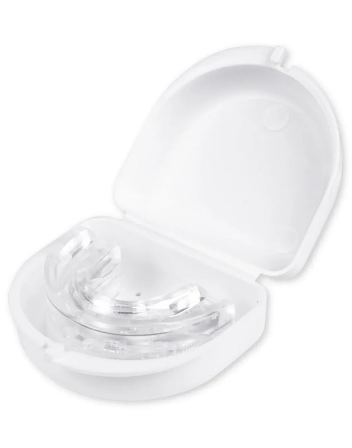 "Gouttière buccale anti-ronflement ergonomique, conçue en thermoplastique, assurant confort et réduction des ronflements."