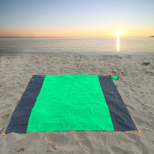 "Grande couverture de plage imperméable, 5-8 adultes, repousse sable et eau, polyester bleu, idéale pique-niques."