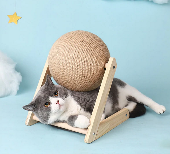 "Griffoir sphérique en sisal pour chats, design moderne, surface rotative, structure bois, idéal pour les griffes des félins.