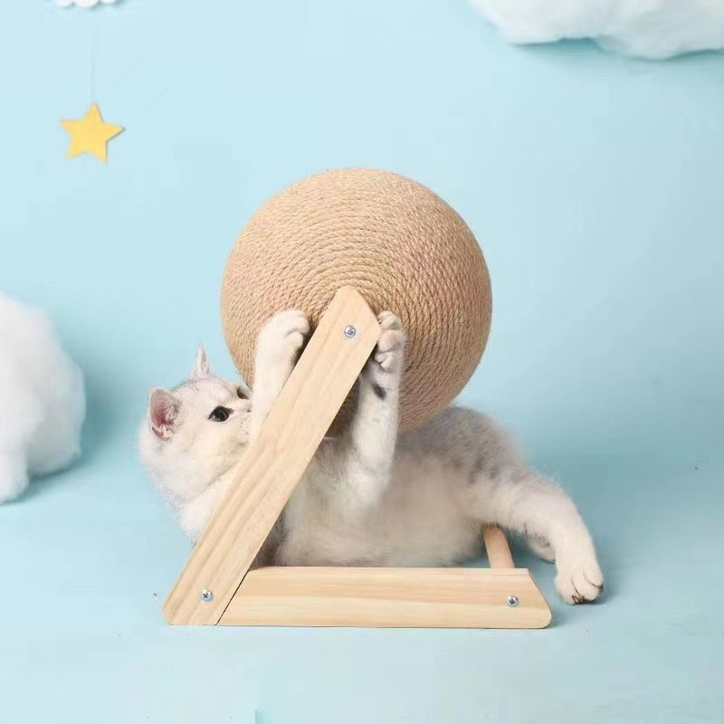 "Griffoir sphérique en sisal pour chats, design moderne, surface rotative, structure bois, idéal pour les griffes des félins.