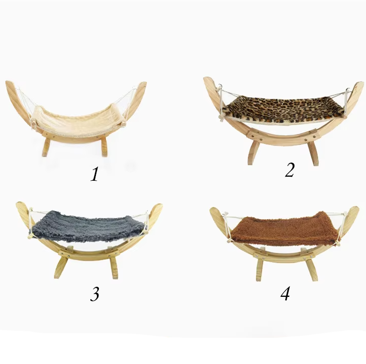 "Hamac moelleux pour chats, housse douce lavable, compatible lits bois, pour confort et élégance intérieurs."