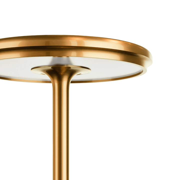 "Lampe LED sans fil rechargeable, design moderne minimaliste, coloris or, éclairage élégant pour intérieur contemporain"