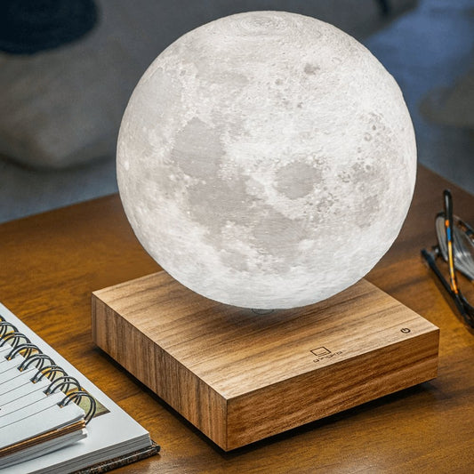 Lampe Lévitation Lunaire flottante, cratères réalistes, sur socle bois élégant, éclairage mystique pour la décoration intérie