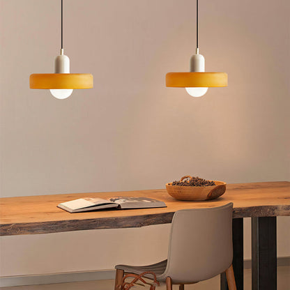 "Lampe suspendue moderne en verre, design Bauhaus, forme ronde élégante, lumière douce, idéale pour espace contemporain."