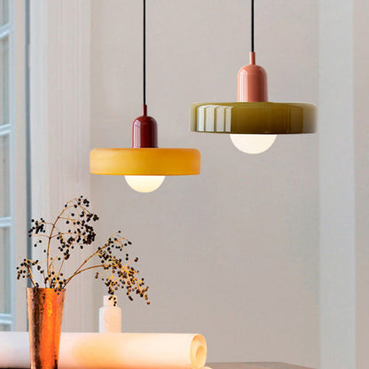 "Lampe suspendue moderne en verre, design Bauhaus, forme ronde élégante, lumière douce, idéale pour espace contemporain."