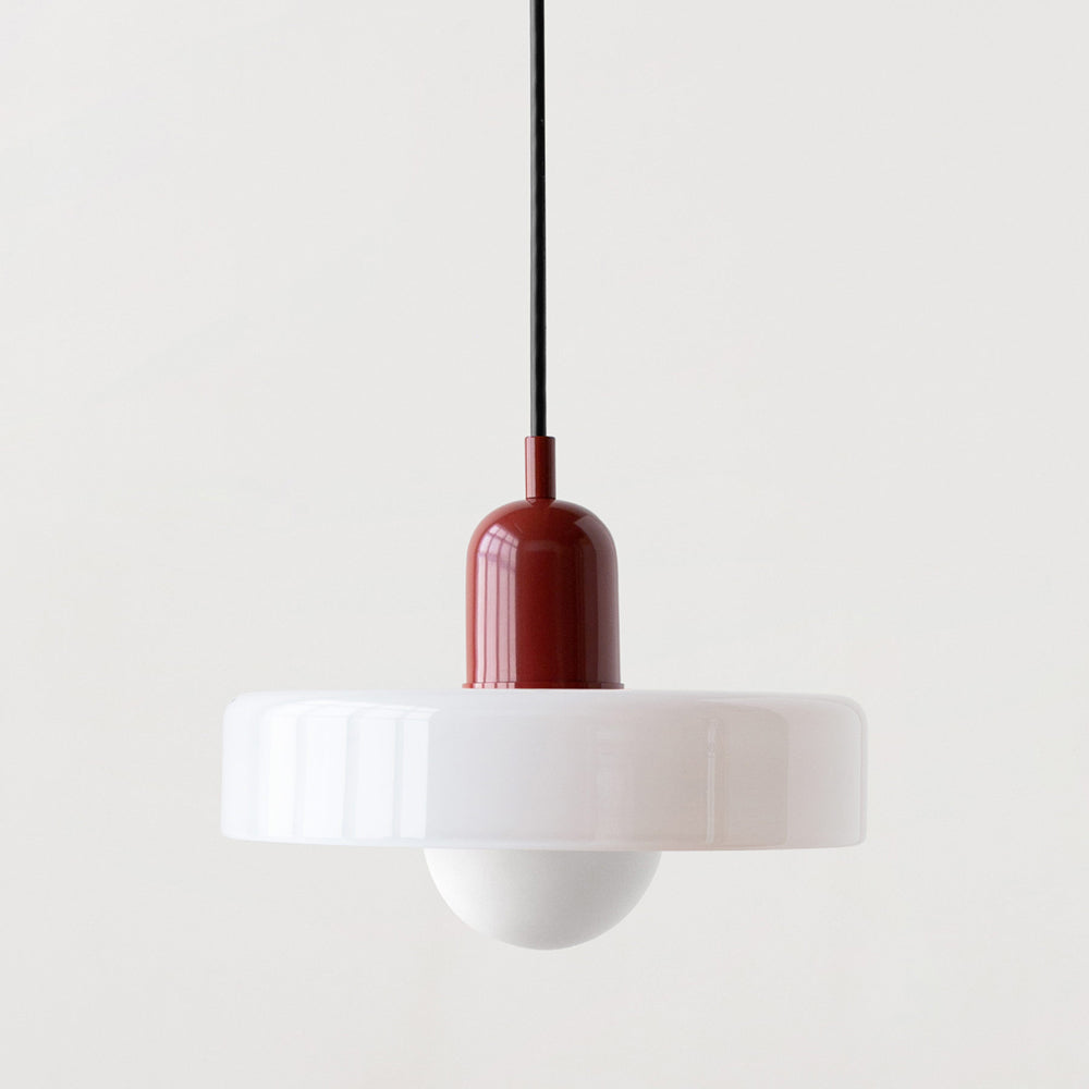 "Lampe suspendue moderne en verre, design Bauhaus, forme ronde élégante, lumière douce, idéale pour espace contemporain."
