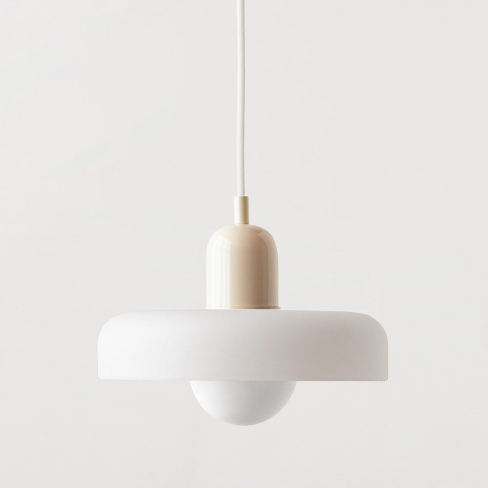 "Lampe suspendue moderne en verre, design Bauhaus, forme ronde élégante, lumière douce, idéale pour espace contemporain."