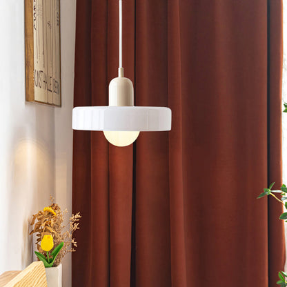 "Lampe suspendue moderne en verre, design Bauhaus, forme ronde élégante, lumière douce, idéale pour espace contemporain."