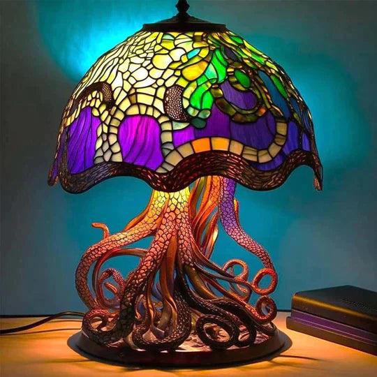 Lampe vitrail Art Déco multicolore sur pied, éclairage apaisant, design élégant pour intérieur, style classique unique.