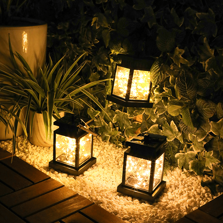"Lanterne solaire extérieure rétro IP44, métal bronze, éclairage LED, design vintage, idéal jardin."
