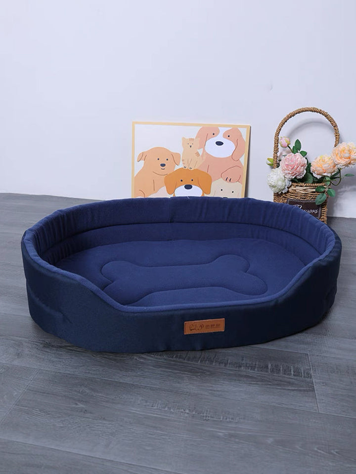 "Lit orthopédique pour chien, mousse mémoire, bords surélevés, housse lavable, couleurs variées, confort et soutien optimal."