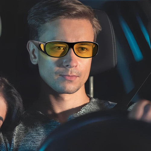 "Lunettes anti-éblouissement, verres orange, design léger pour conduite nocturne sereine et sécurité accrue."