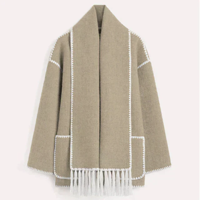 "Manteau d'hiver femme élégant, coupe ajustée, capuche amovible, détails sophistiqués, doublure chaude, style chic"
