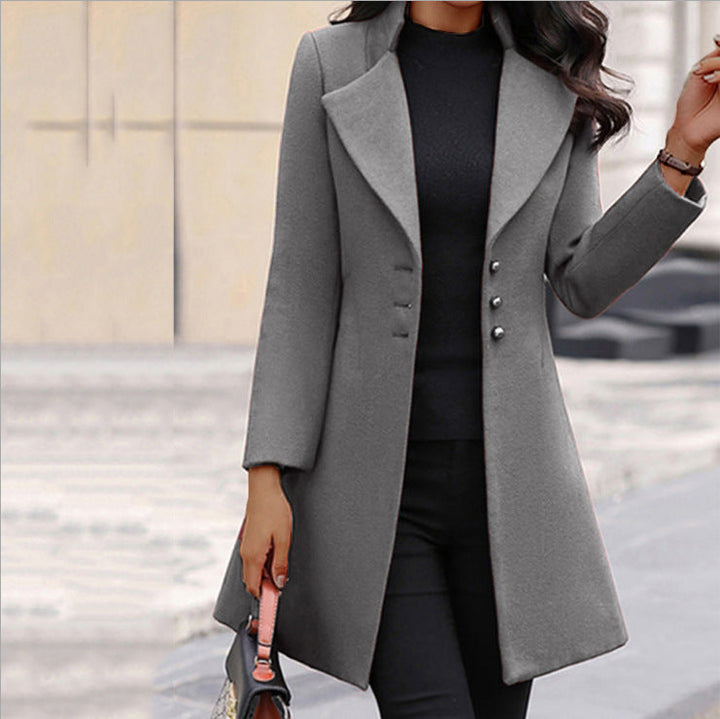"Manteau en laine pour femmes, coupe raffinée, vue de face, élégant et confortable, parfait pour l'hiver"