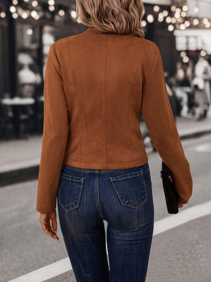 "Manteau femme double boutonnage chic en faux daim, couleur sable, coupe élégante pour un look sophistiqué et moderne."