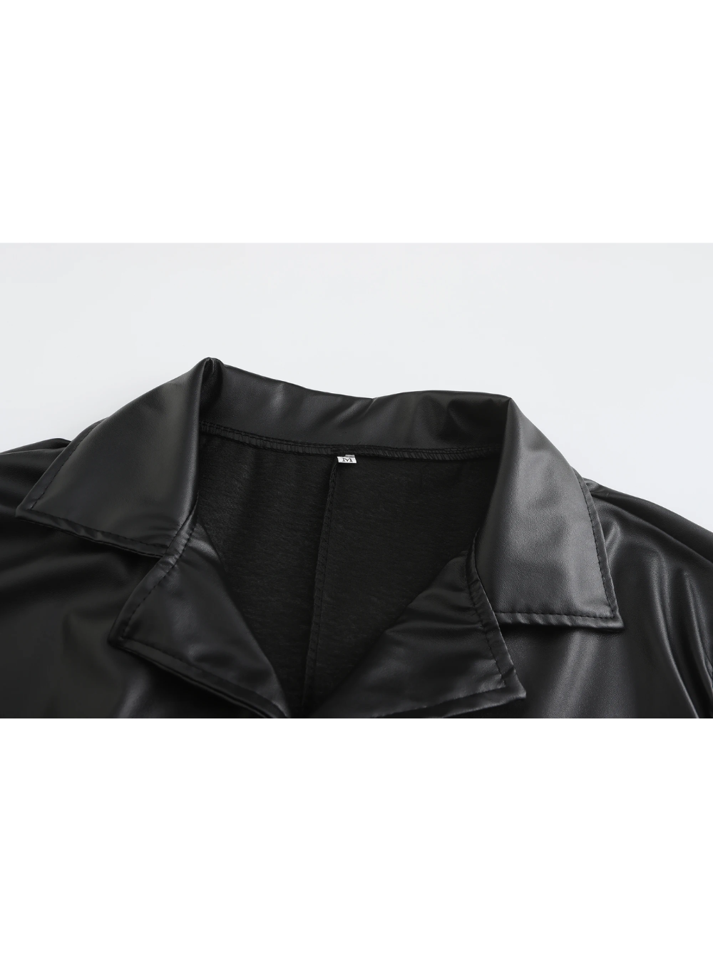"Manteau long en cuir homme, élégant, cuir raffiné, revers classiques, style intemporel, durable et polyvalent."