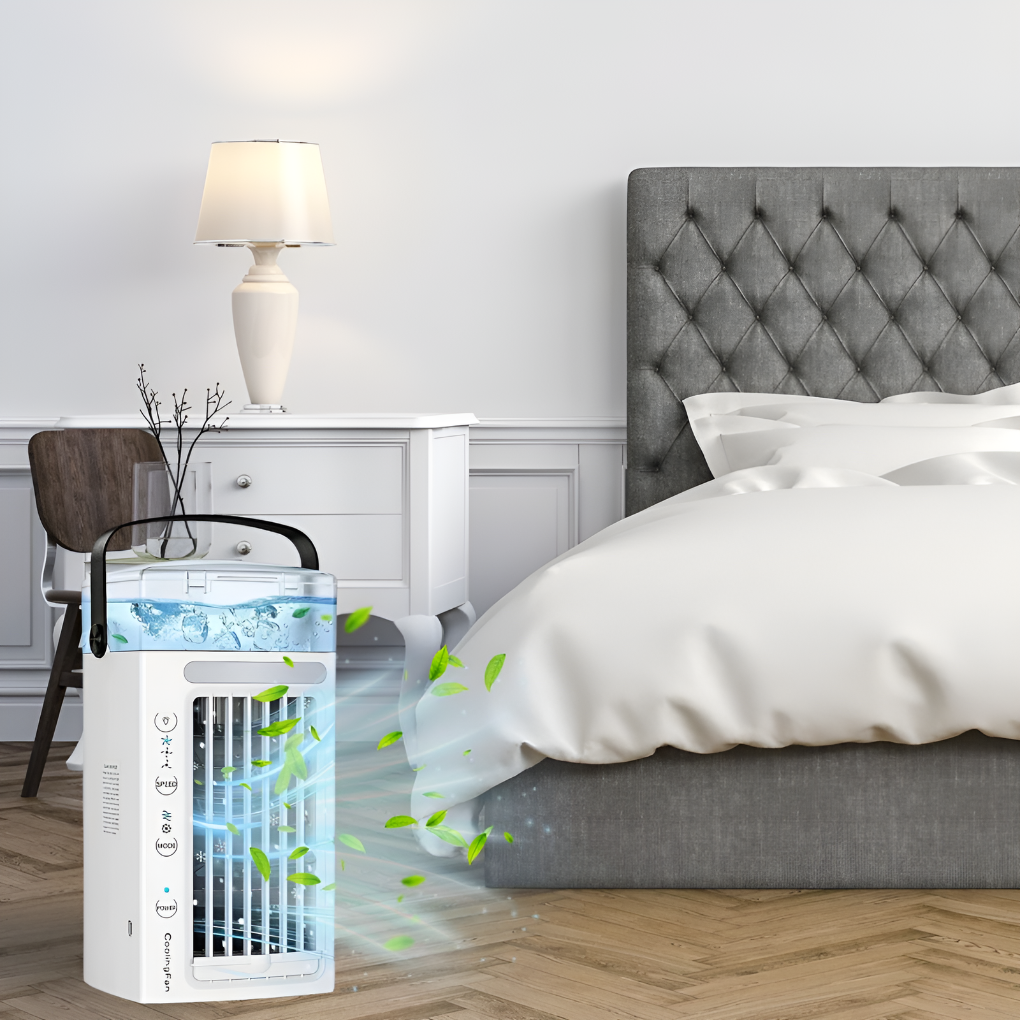 "Mini climatiseur portable compact et léger sur table, design géométrique, idéal pour rafraîchissement personnel rapide."