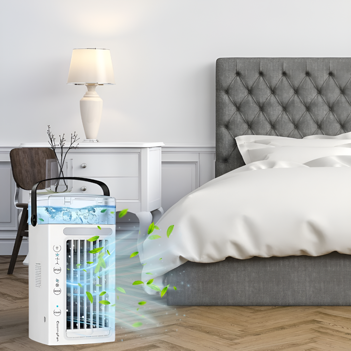 "Mini climatiseur portable compact et léger sur table, design géométrique, idéal pour rafraîchissement personnel rapide."