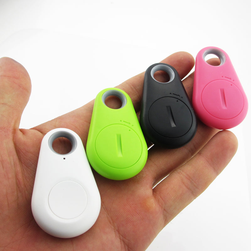 "Mini traqueur GPS compact et léger, idéal pour suivre enfants, animaux et objets avec précision en temps réel."